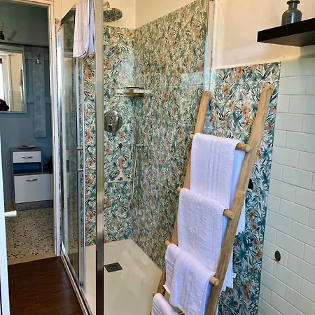 A Due Passi Dalla Certosa Apartamento