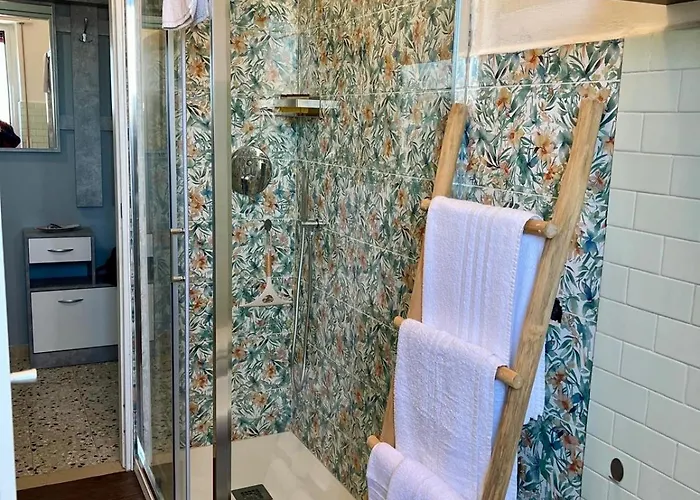 A Due Passi Dalla Certosa Apartamento